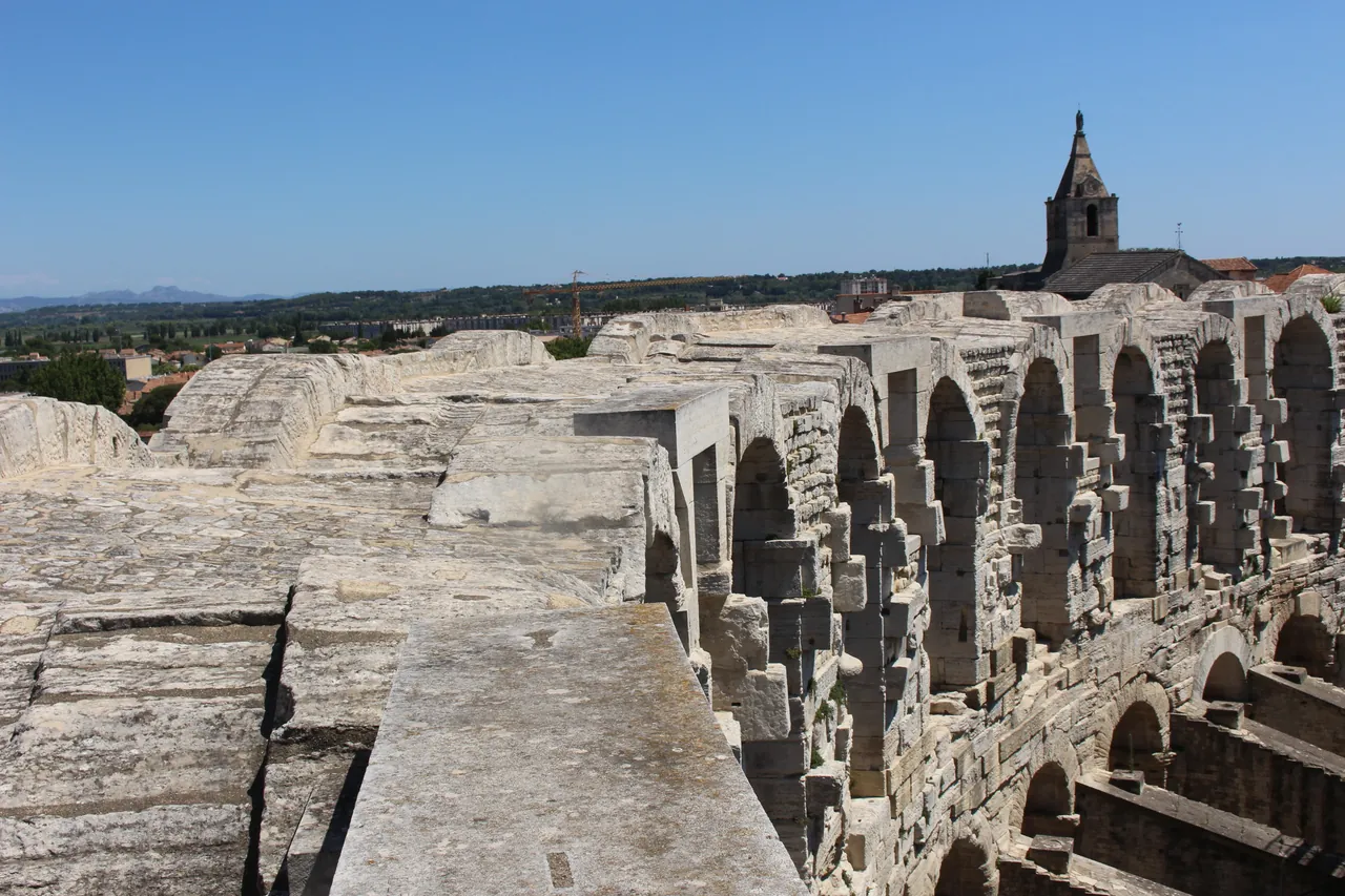 亞爾競技場 (Arènes d'Arles)