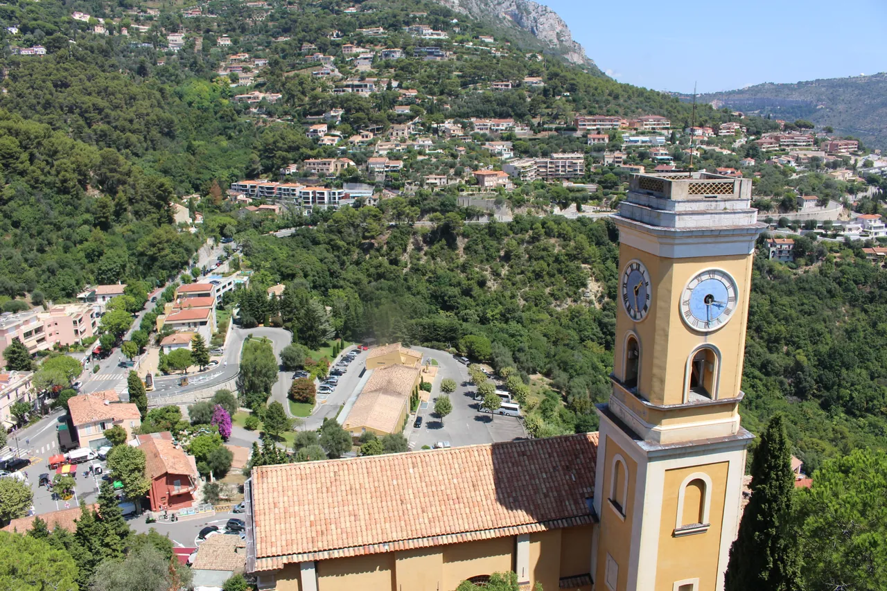 埃茲聖母升天教堂 (Église Notre-Dame-de-l'Assomption)